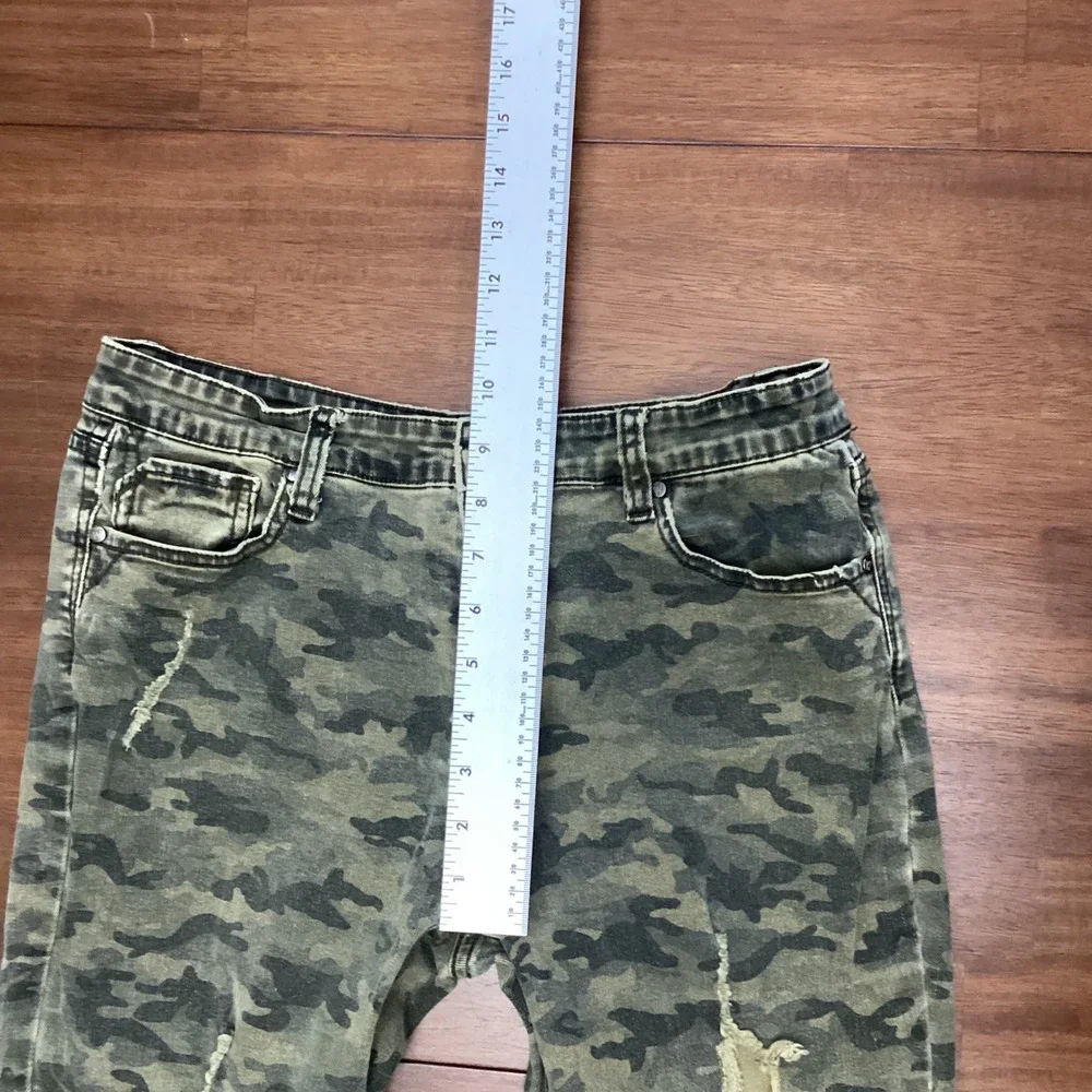 Wishlist Jeans Womens XL Green Camo Distressed Skinny Jeans High Rise